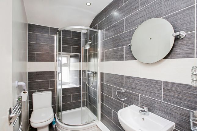9, Water Hill, West Yorkshire photo 3