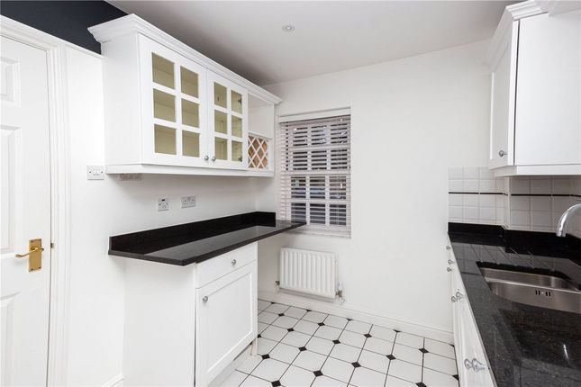 Flat to rent in Chime Square, St. Albans, Hertfordshire