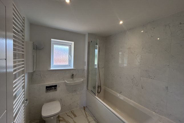 2, Strawberry Way, BURY ST. EDMUNDS photo 5
