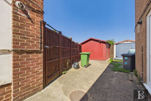 11 Meadow Way, Windsor photo 4