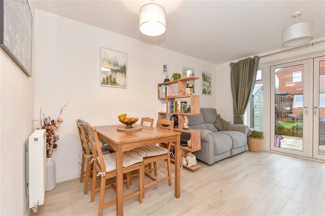 2-bed house on Pearson Drive Staplehurst, Tonbridge, £300,000