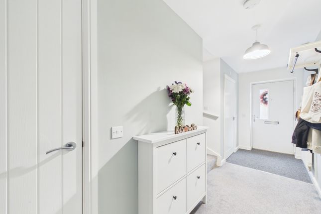 31, Brentford Drive, Hull photo 3