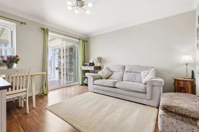 148, Alexandra Road, Southend-on-Sea photo 3