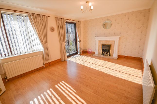 76, Rowan Tree Road, Sheffield photo 3