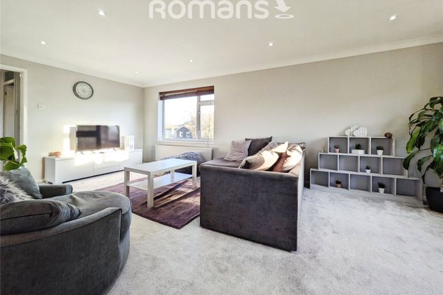 16, Hawthorn Crescent, High Wycombe photo 3