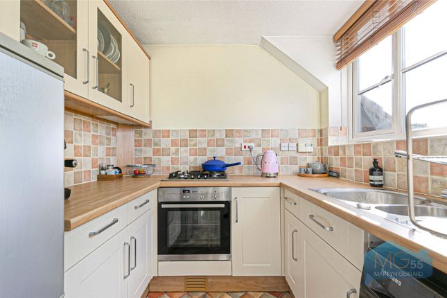 57, Galdana Avenue, Hertfordshire photo 3
