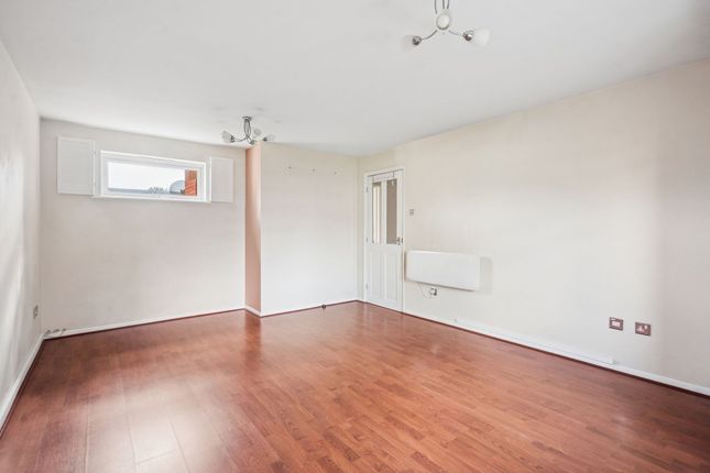 64 Southwold Road, Watford photo 4