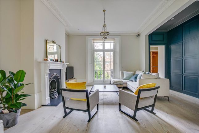 Flat to rent in Chepstow Villas, London