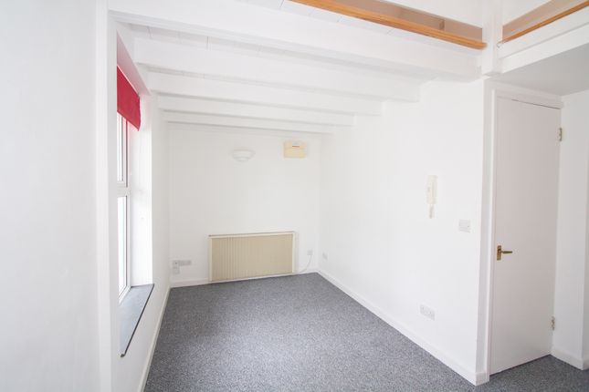 Flat to rent in Pednolver Terrace, St. Ives