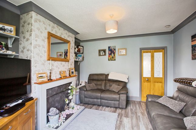 34, Brighouse Road, Bradford photo 3