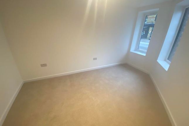 4 Spectrum House, Goldsworth Road, Woking photo 4