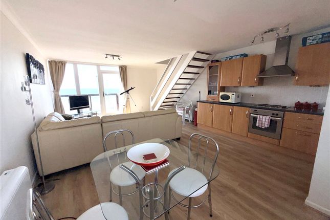 Flat 4. Hesketh Court,, Queens Promenade, Lancashire photo 4