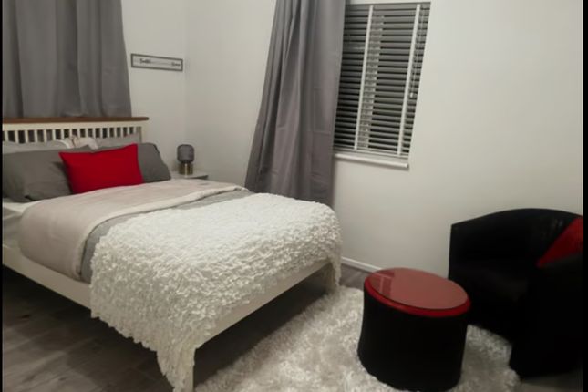 Thumbnail Flat to rent in Seeley Drive, Dulwich, London
