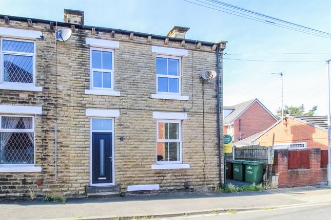 Thumbnail Town house for sale in Wood Street, Ossett