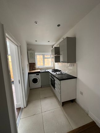 Thumbnail Duplex to rent in Franciscan Road, London