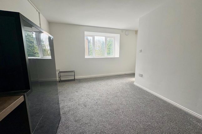 Flat 1, 9, Fountain Street, Bradford photo 4