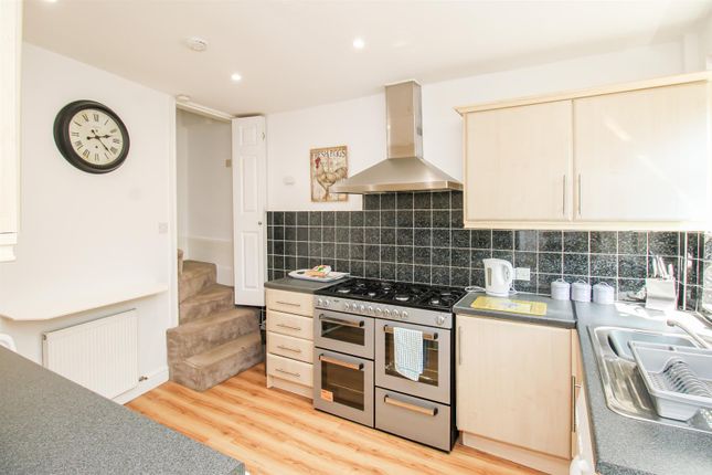 26, Almshouse Lane, Wakefield photo 3