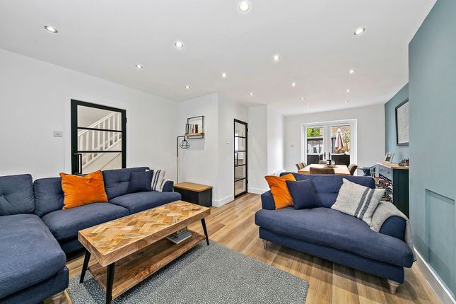 End terrace house for sale in Buckingham Road, Richmond