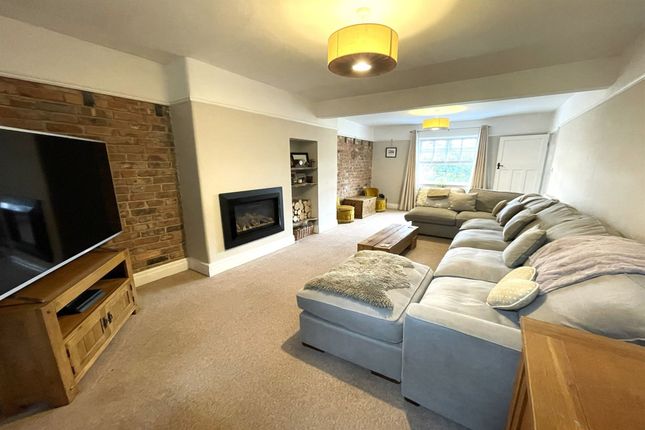 17 Edenfield Road, Knutsford photo 2