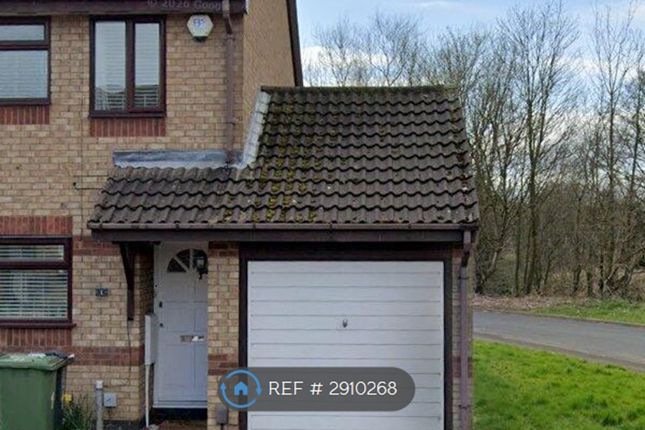 2-bed house on Stanier Close, Walsall, £950/mo