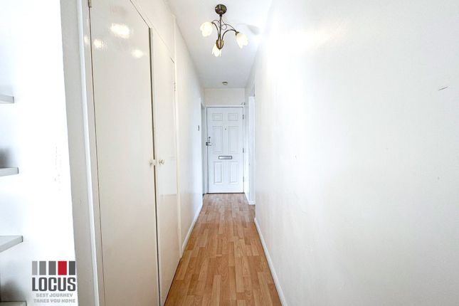 82axx, Cadmore Lane, London photo 3