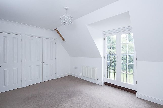 19, Greensleeves Drive, Brentwood photo 5