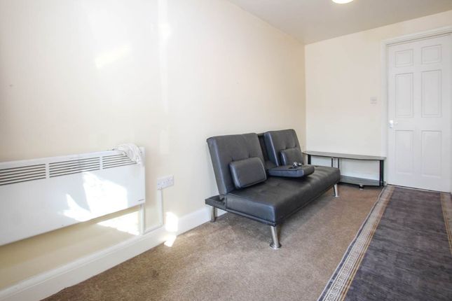 Corwell Lane, Uxbridge Middlesex photo 3