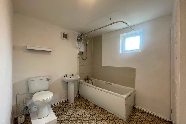 61b, Charnwood Road , Shepshed, Loughborough photo 5