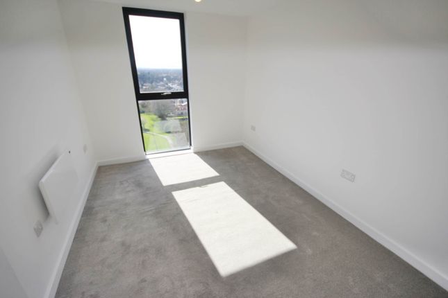 Flat to rent in Seymour Grove, Manchester