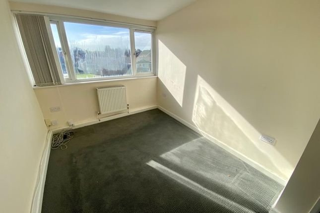 45, Silverton Way, Wolverhampton photo 4