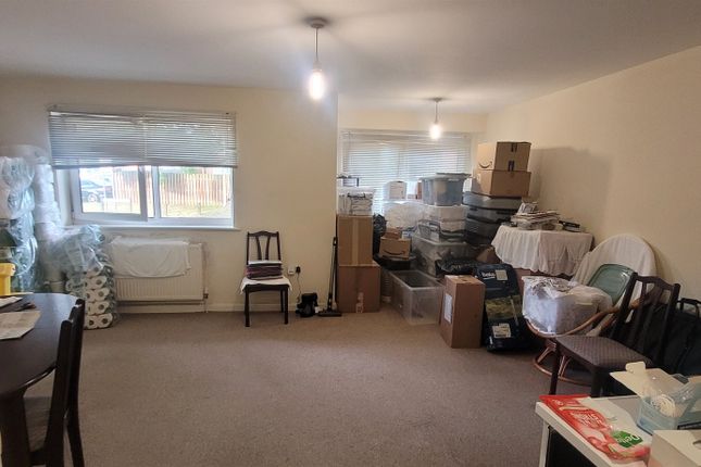 Flat for sale in Dudley Street, Luton