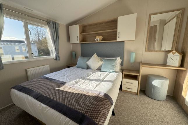 Mobile/park home for sale in Warwick Road, Stratford-Upon-Avon
