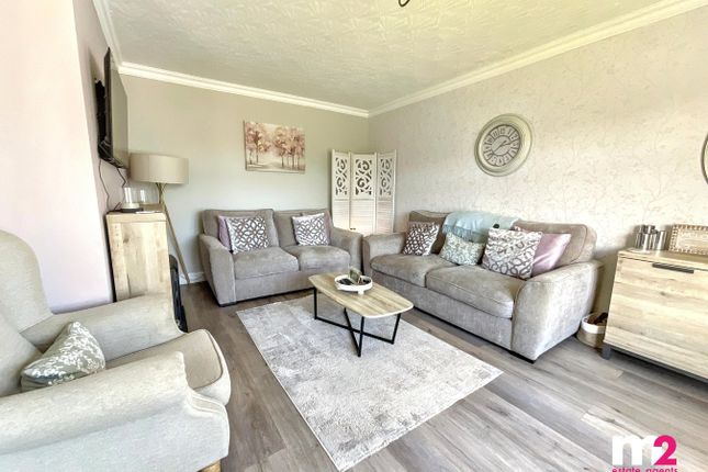 3, Brynhyfryd Close, Pontypool photo 3