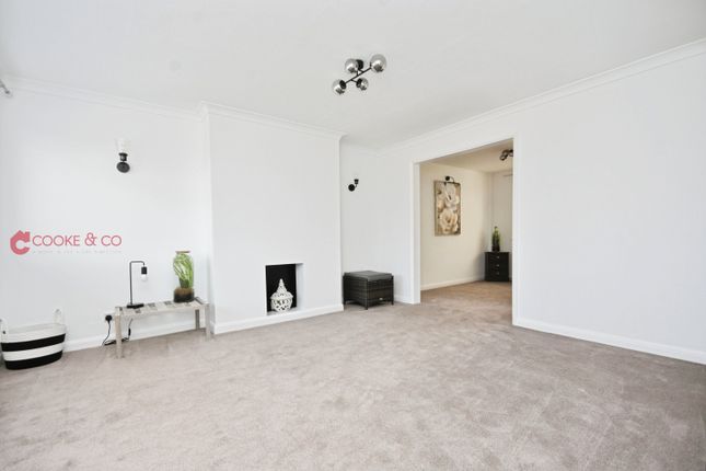 9, The Maples, Broadstairs photo 2