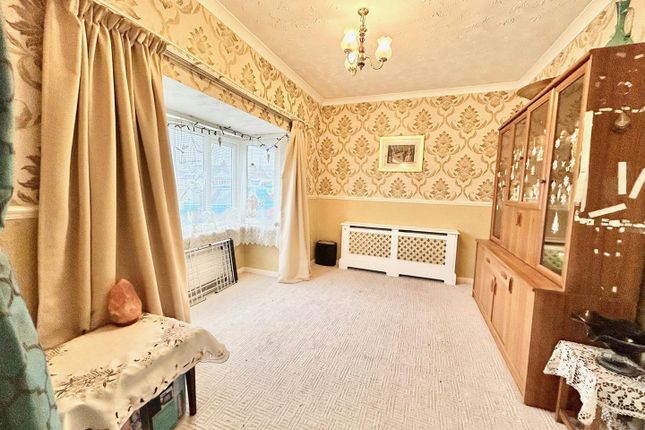 8, Carlton Road, Lowton photo 4