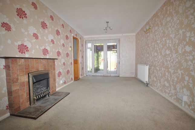 Terraced house to rent in Cedar Close, Crawley