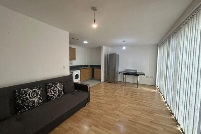 Flat 64, The Lock Building, London photo 3