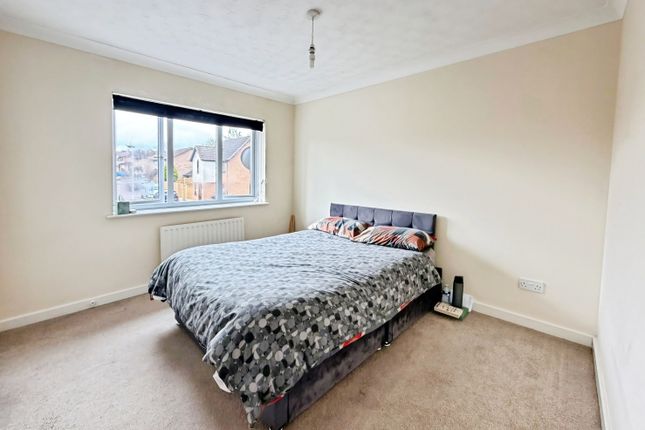 10, Honeysuckle Road, Leicester photo 3