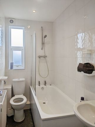 Flat 4, 11, Oxford Road, WALLINGTON photo 4
