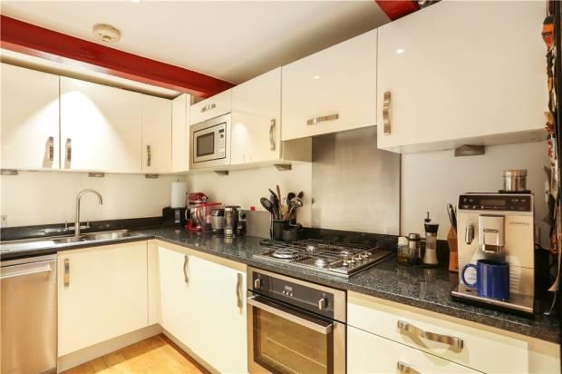 Flat to rent in Anise Building, 13 Shad Thames, London