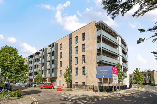 Thumbnail Flat for sale in Blueberry Court, Holmeoak Avenue, Rainham