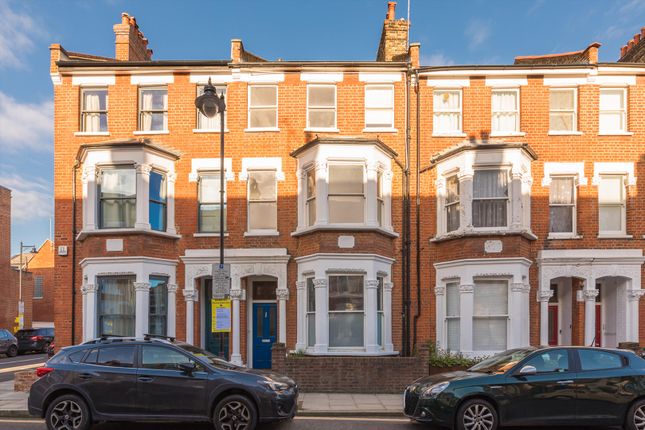 Terraced house for sale in Calabria Road, Islington, London
