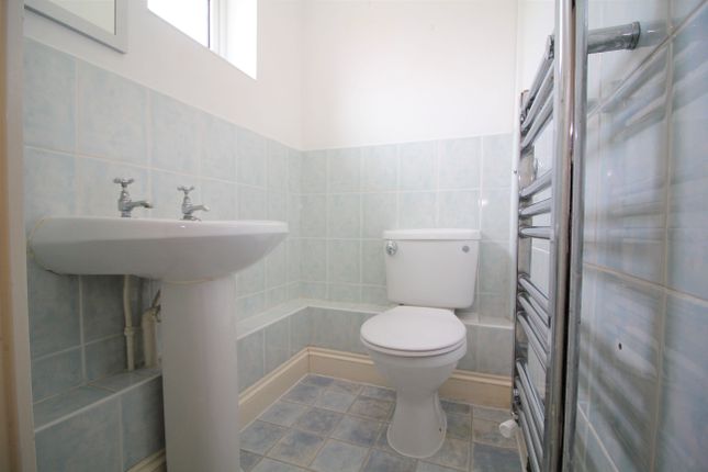 84, Crundale Way, Margate photo 4