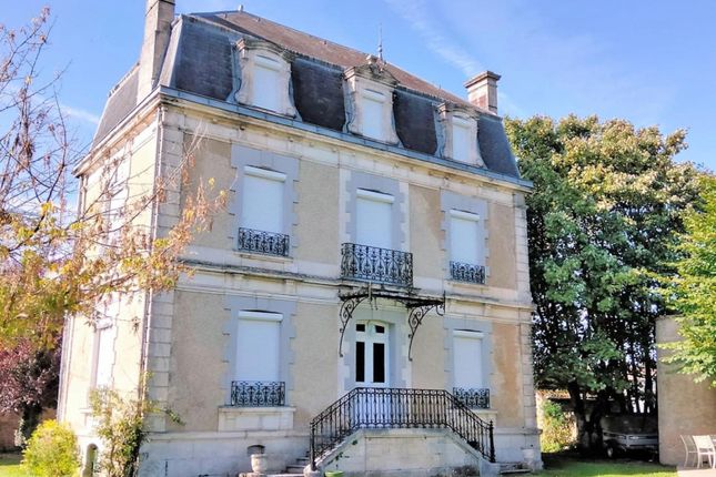 Maisonette for sale in Aigre, Charente, France - 16140
