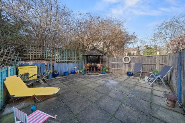 2 FF, Hamilton Road, London photo 4