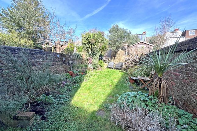 35, Hythe Road, Brighton photo 2
