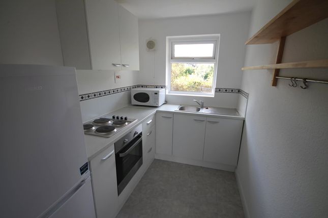 Flat 6,, Riverside Court, Dorking photo 3