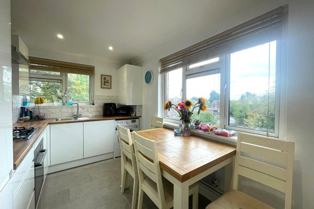 7 Fern Court,, Shawfield Road, Ash photo 3