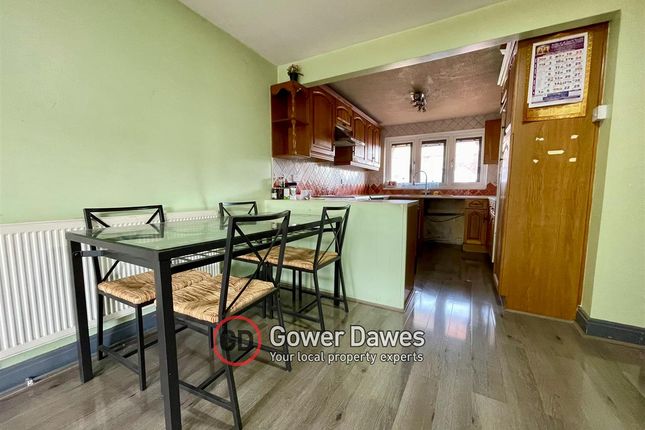 14, Bown Close, Tilbury photo 2