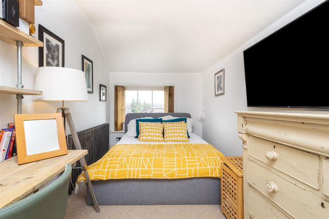 Flat for sale in Lynwood Crescent, Woodlesford, Leeds